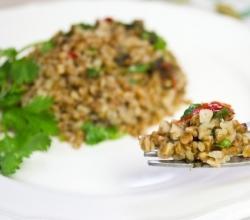 Buckwheat lugaw: calorie na nilalaman at mga benepisyo para sa katawan